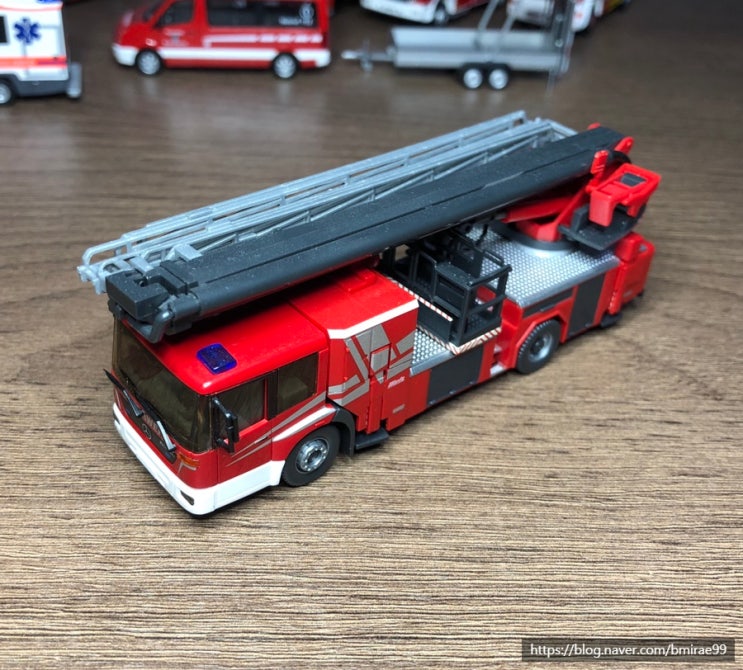  [1/87 소방] 고층 화재진압의 필수품, 굴절 사다리차(Benz Econic)