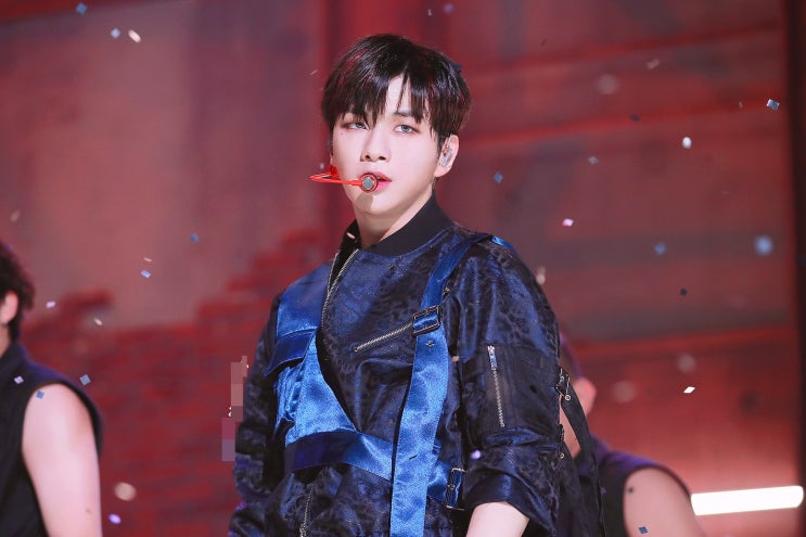 얼굴형 몸매 다 갓벽한 강다니엘 얼굴형 몸매 다 갓벽한 강다니엘