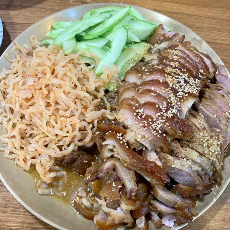  신도림역 족발먹으러 오목집 방문했읍니다.