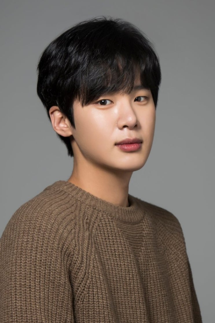 김동희 나이 배우 키 학력 어머니 엄마 남친짤 과거사진 어린시절 고향 인스타 소속사 혈액형 별명 데뷔 종교 스카이캐슬 대학 드라마 출연작 예능 방송 영화 김동희 나이 배우 키 학력 어머니 엄마 남친짤 과거사진 어린시절 고향 인스타 소속사 혈액형 별명 데뷔 종교 스카이캐슬 대학 드라마 출연작 예능 방송 영화