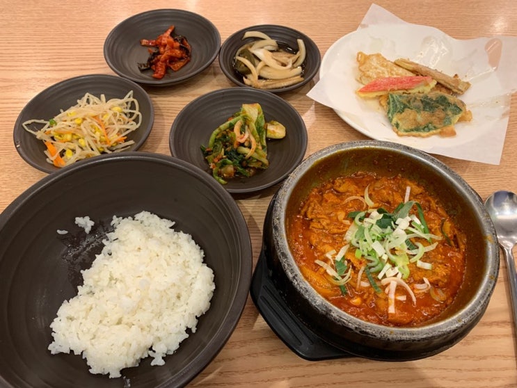 [서울시청 혼밥] 교동 전선생 가격대비 만족스러운 점심식사!