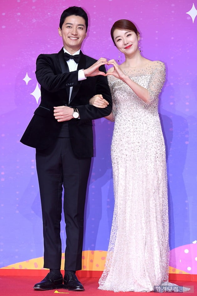 인교진 나이 소이현 결혼 남편 부인 아내 와이프 신랑 집안 본명 키 학력 고향 자녀 딸 아버지 아빠 인치완 아들 몸무게 혈액형 가족관계 소속사 데뷔 인교진 나이 소이현 결혼 남편 부인 아내 와이프 신랑 집안 본명 키 학력 고향 자녀 딸 아버지 아빠 인치완 아들 몸무게 혈액형 가족관계 소속사 데뷔