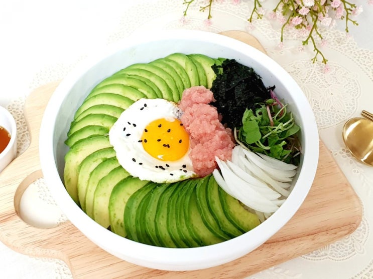  아보카도 요리  아보카도 명란덮밥