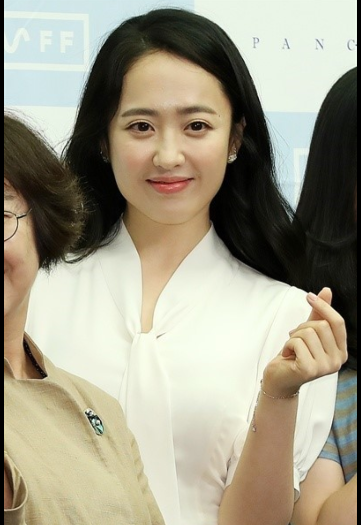 탤런트 김민정 나이 결혼 남편 키 몸무게 영화 드라마 배우 학력 고향 몸무게 혈액형 종교 데뷔 소속사 남자친구 인스타 천정명 열애설 아역 어린시절 탤런트 김민정 나이 결혼 남편 키 몸무게 영화 드라마 배우 학력 고향 몸무게 혈액형 종교 데뷔 소속사 남자친구 인스타 천정명 열애설 아역 어린시절