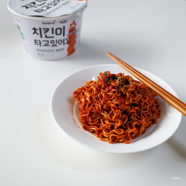  CU 편의점 라면, 치킨이타고있어요 / 기대 많이 했는데…