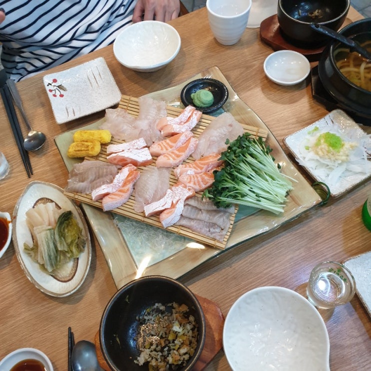 세류동 맛집, 초밥 대신 연어회 먹고온 수원 황금스시