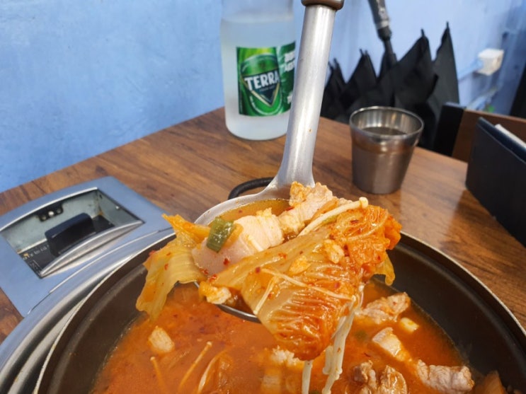  서울공항 밥집 함바집 느낌의 초원김치찌개