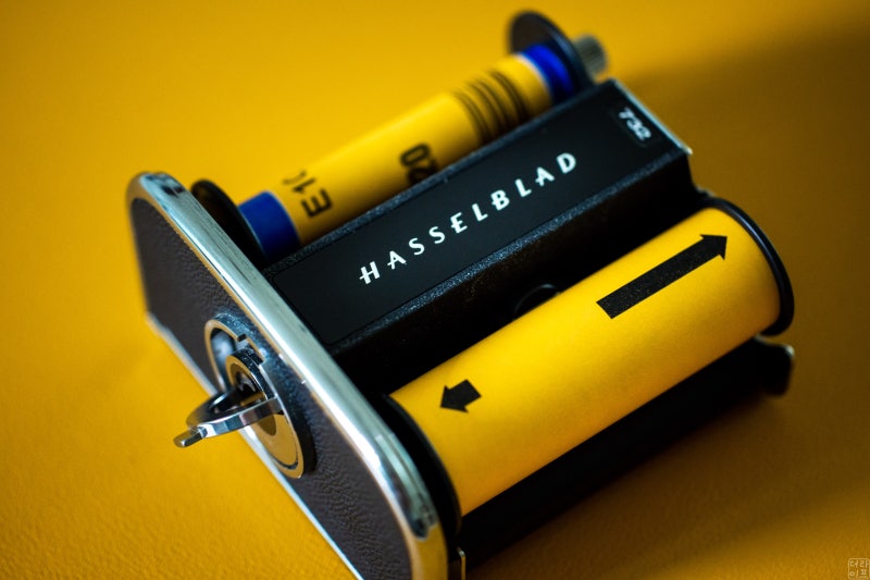 Hasselblad (핫셀블라드 503CW), 중형 슬라이드 필름의 매력