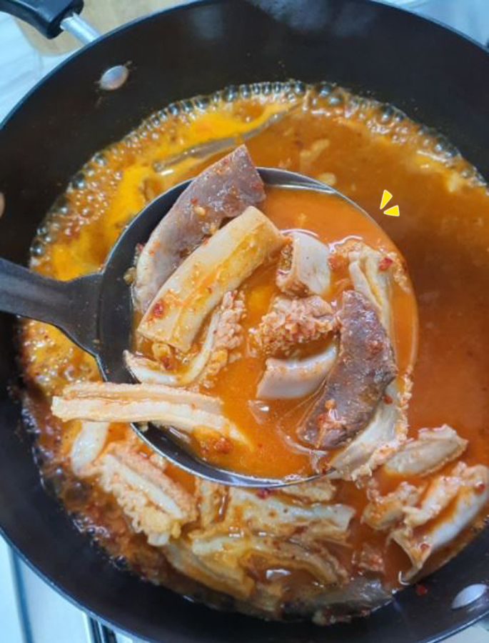  얼큰하고 구수한 배윤자 소곱창 전골 쉽게 끓일수있어요