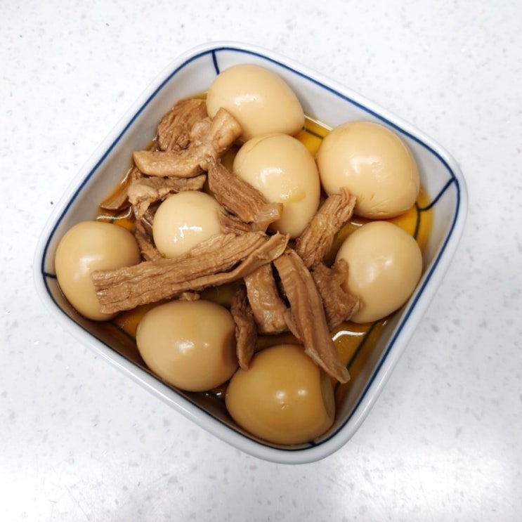 돼지고기 메추리알 장조림