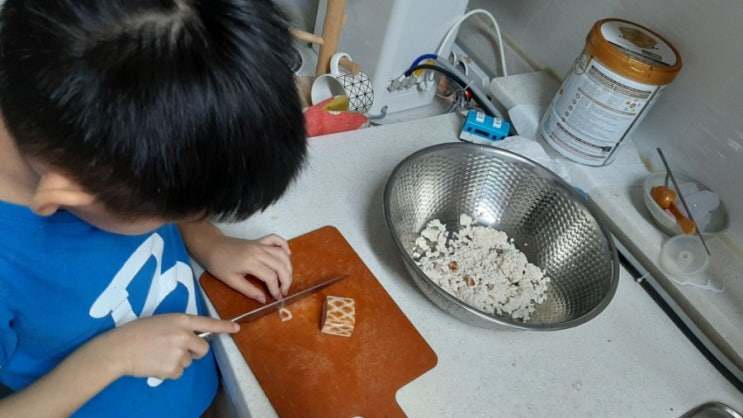 집콕 육아- 7살 남자아이와 코로나 면역을 강화하는 집밥 해먹기 (feat, 다이어트에 좋은 두부전)