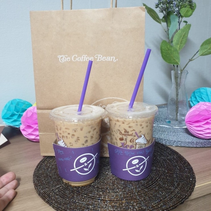 커피빈헤이즐넛아메리카노, 알바생들 귀엽넹:)