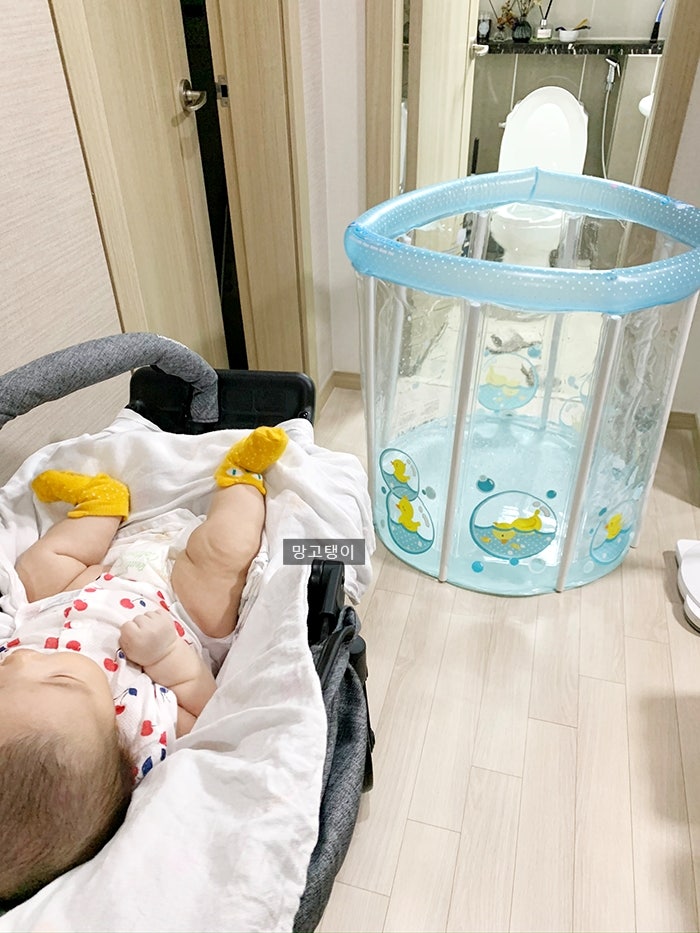육아일기/ 생후1개월 땡글이 일상, 손싸개졸업, 첫수영, 옹알옹알 옹알이