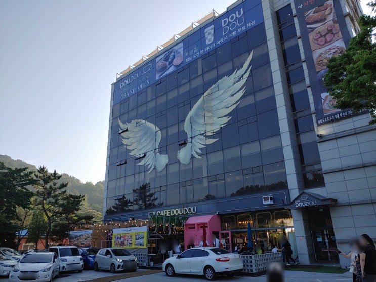  인천 을왕리 카페 도우도우 베이커리 빵 구경하기