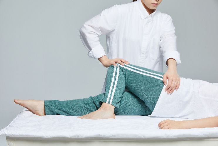 "도수치료 무제한이라더니 현장심사?"…보험사 '극약처방' "도수치료 무제한이라더니 현장심사?"…보험사 '극약처방'