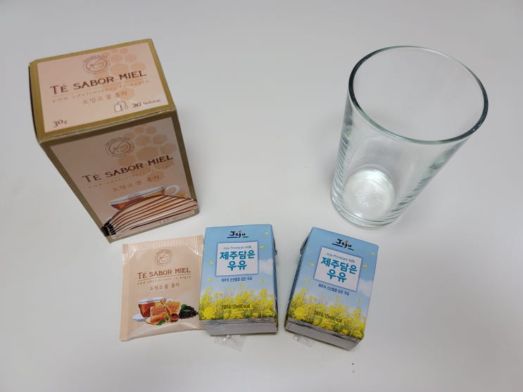  도밍고 꿀홍차 밀크티는 완전 꿀맛탱!