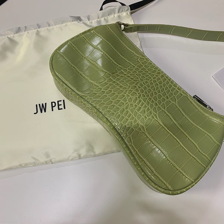  JW PEI 에바숄더백 후기