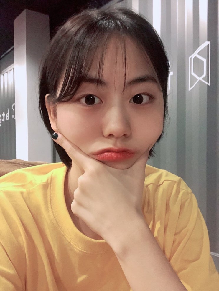 숏컷하고 점점 잘생겨지는 위키미키 루아 숏컷하고 점점 잘생겨지는 위키미키 루아