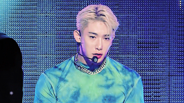  원호 솔로 데뷔 무대 gif