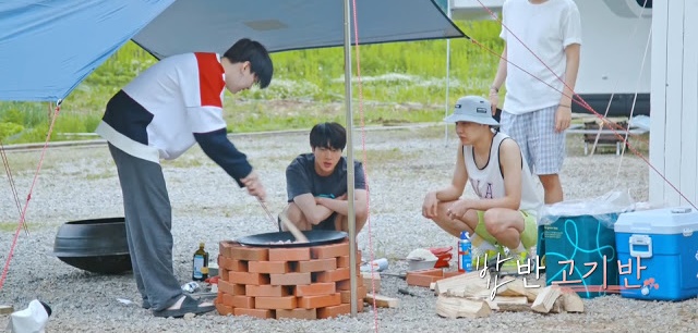 밥에 진심인 인더숲 방탄 밥에 진심인 인더숲 방탄
