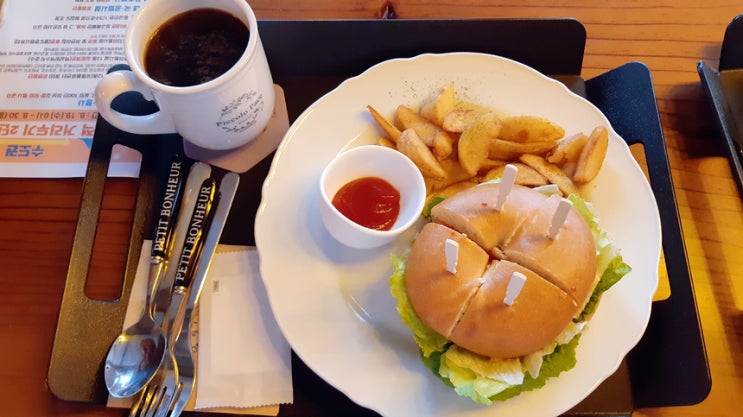 역곡 브런치카페 피콜로빠체에서 에그베이컨 베이글로 브런치 즐기기 역곡 브런치카페 피콜로빠체에서 에그베이컨 베이글로 브런치 즐기기