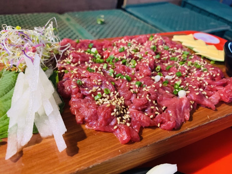  중랑구 사가정역 저렴한 가성비 육회 맛집을 찾는다면 육회본가 추천팡팡!