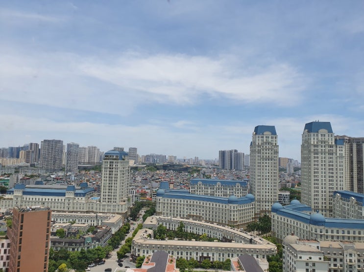  [ 하노이 아파트 임대] 에메랄드 2룸-풀옵션- 이쁜 집 - 고층- 싼집- E3 동- 0968650193