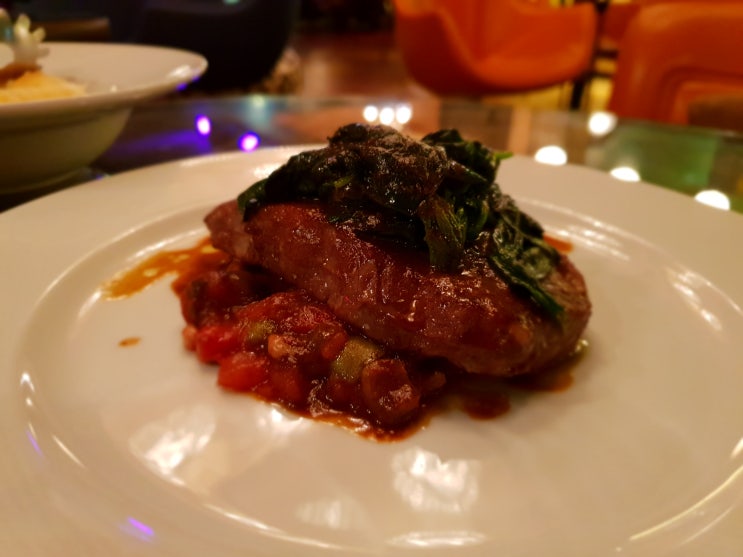  오랜만에 스테이크 맛있는 한끼