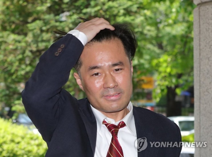 손석희공갈미수 2심에서 울먹이며혐의 인정 반성한다 1년6개월구형 손석희공갈미수 2심에서 울먹이며혐의 인정 반성한다 1년6개월구형