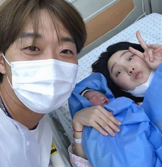  허민 정인욱 부부 13일 득남 산모와 아이 건강, 코로나19 함께 이겨내길!!