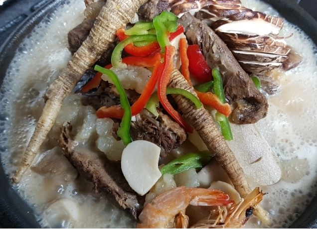 생방송 오늘저녁 화제집중 산더덕 갈비탕