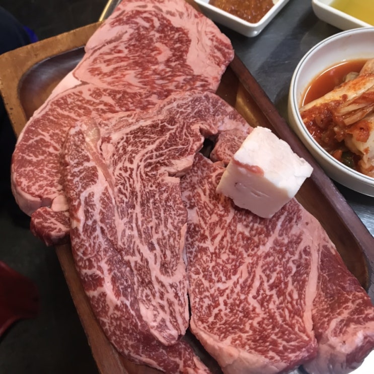  [강동구 성내동 둔촌동역 둔촌시장 한우꽃등심 항정살 삼겹살 맛집: 신흥정육식당] 오늘도 묵묵히 오르는 소맥산맥