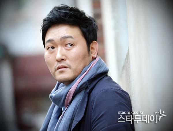 이준혁 나이 부인 아내 와이프 직업 연극배우 정지안 결혼 남편 키 학력 고향 몸무게 혈액형 가족관계 데뷔 소속사 신박한정리 자녀 딸 아들 인스타 집 아파트 공개