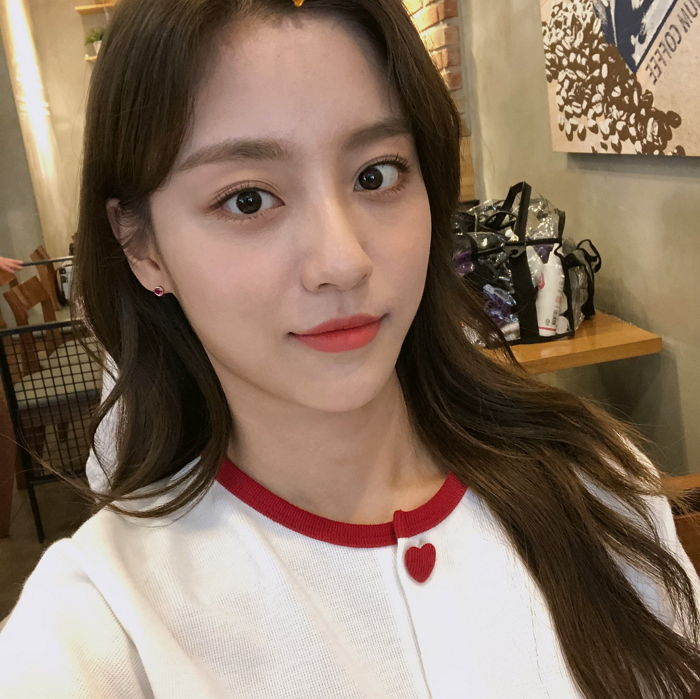  강민아 나이 키 학력 고향 혈액형 가족관계 데뷔 소속사 드라마 영화 예능 광고 뮤직비디오 방송 출연작 인스타 남자친구 결혼 남편 여신강림 근황 대학교 몸무게
