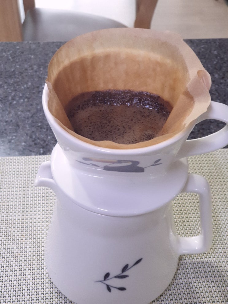  커피 드리퍼로 만든 홈카페  핸드드립 따라하니 진짜 맛있네^^ (초보의 순서)