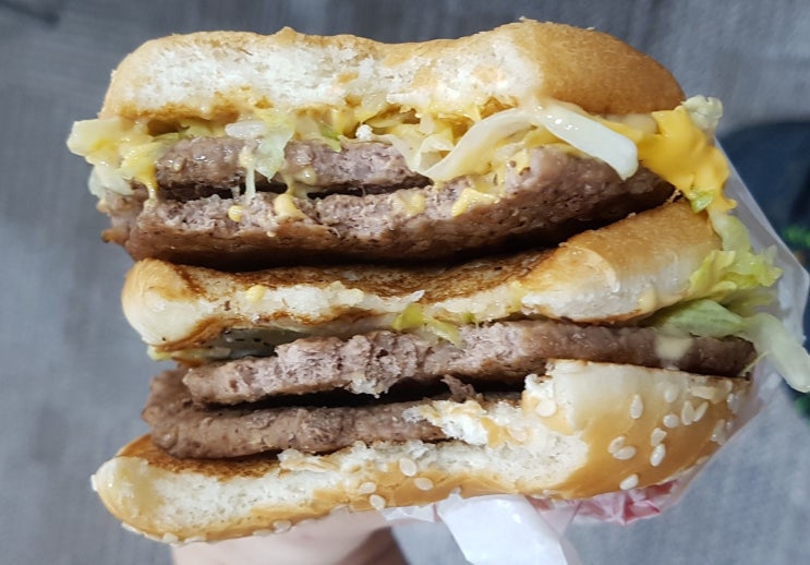  맥도날드 빅맥보다 커보이는 메가맥 세트 먹어본 후기. (with. 앱 쿠폰)