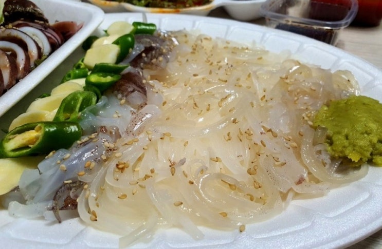 구미 옥계동 맛집 회한소쿠리 산오징어 배달을 시켜보았습니다.