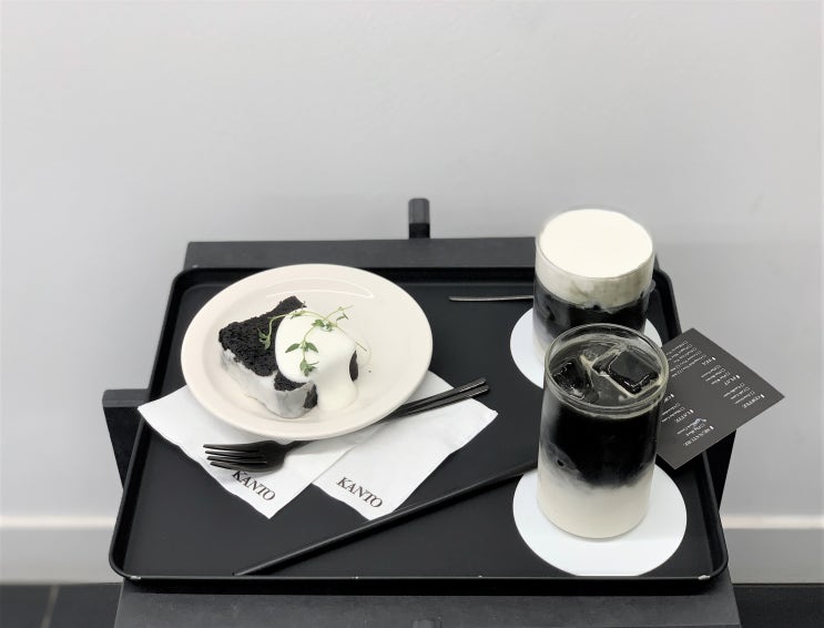 성수동 칸토 독특한 블랙 컨셉 카페 KANTO