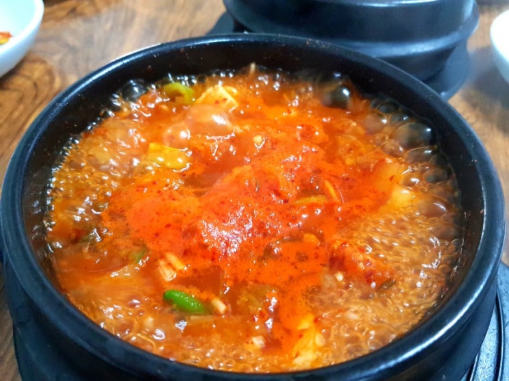  선선한 바람이 불어올 때면 생각이 나는 갈매기섬 식당 청국장과 김치찌개