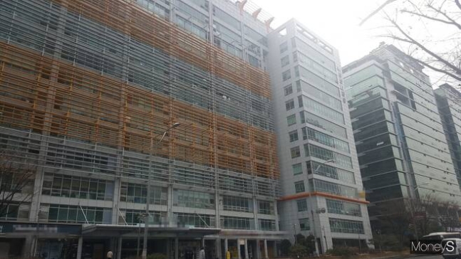 사옥으로 각광받는 지식산업센터 대출. 세금부담 제로 사옥으로 각광받는 지식산업센터 대출. 세금부담 제로