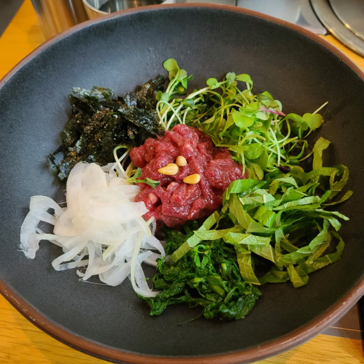  3일연속 방문했던 삼거리 푸줏간 육회비빔밥 꿀맛