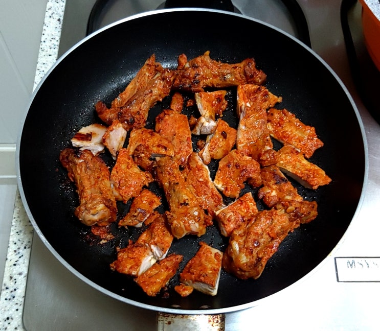  불타는 닭갈비 숯불닭갈비 야식메뉴추천 : 별 다섯 개
