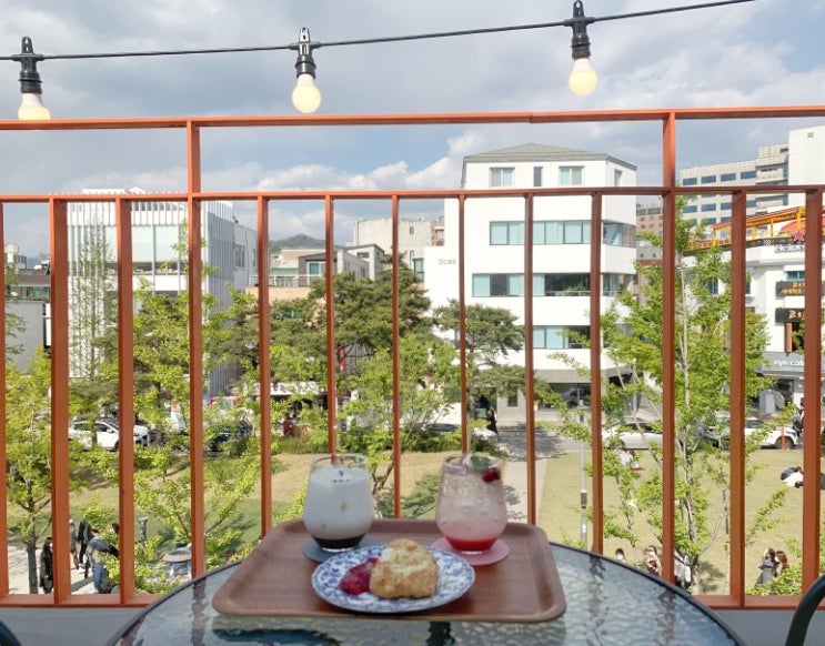  연남동 루프탑 카페 포라운지 4LOUNGE