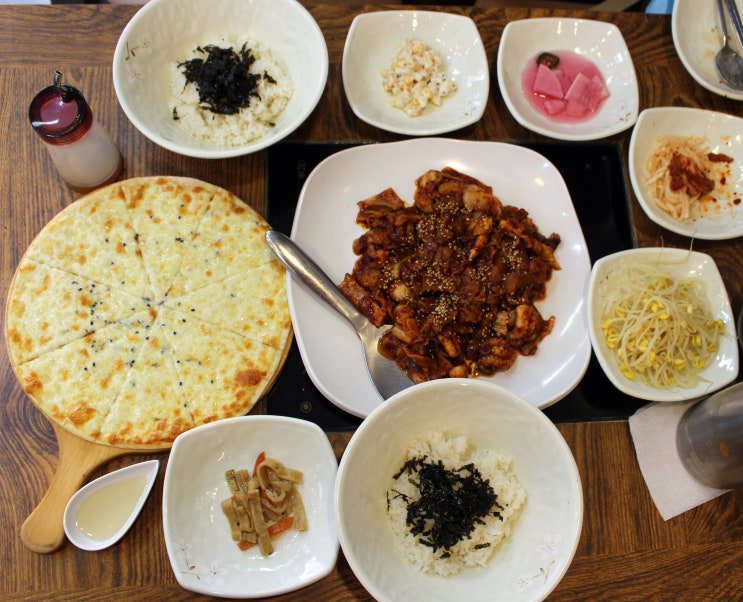 다양한 메뉴를 한 번에 즐길 수 있는 가성비 신대방 맛집, 들향기쭈꾸미칼국수 신대방점