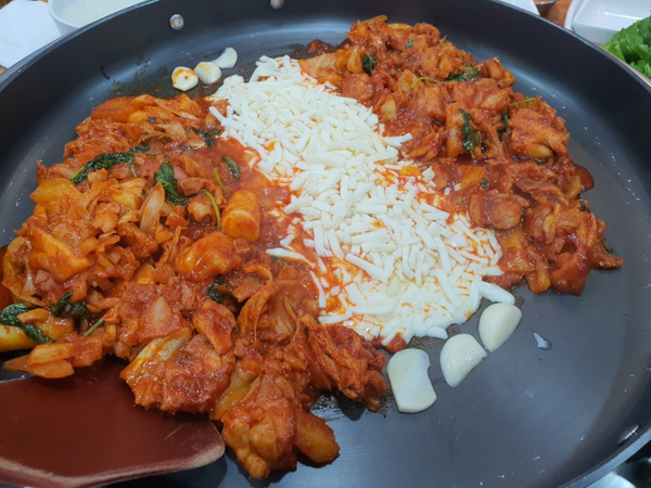 전주 닭갈비 맛집 전북대 신정문 동창야채닭갈비