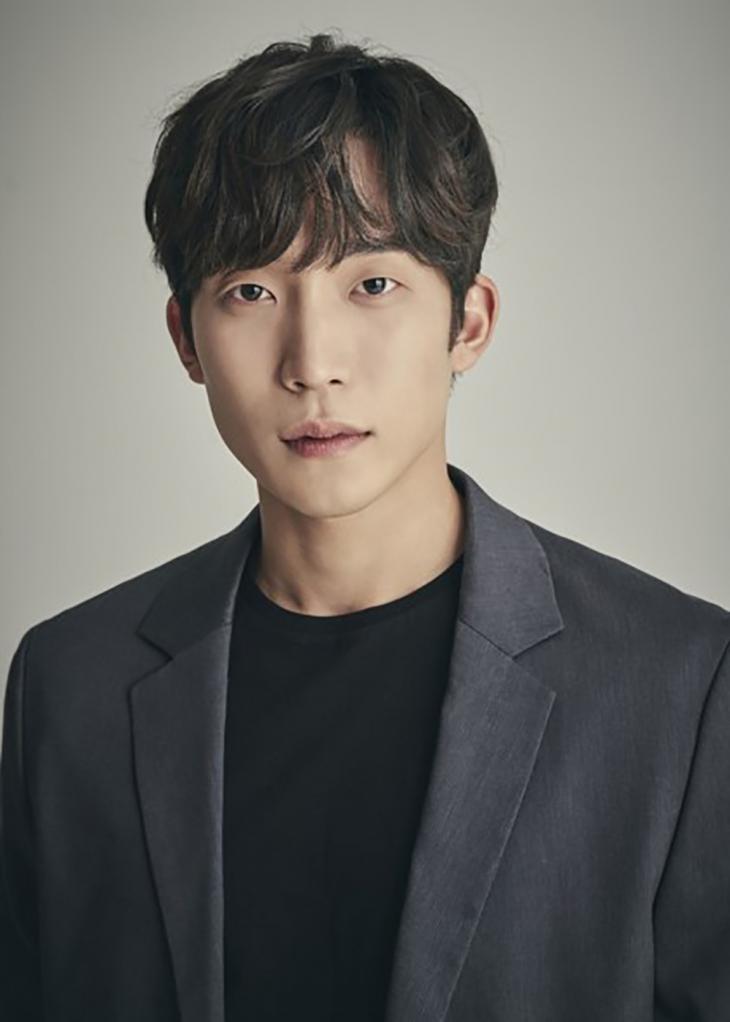  이상이 나이 배우 키 학력 몸무게 혈액형 가족관계 종교 데뷔 소속사 영화 드라마 인스타 서울 약국 결혼 부인 아내 여자친구 열애설 연애 연극 뮤지컬 방송 예능 라디오