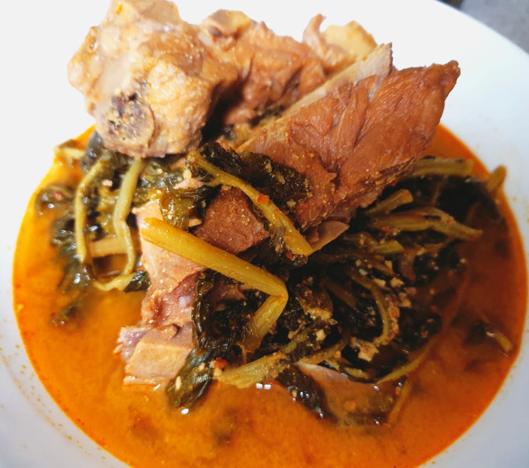  돼지등뼈시래기탕 누린내없이  맛있게