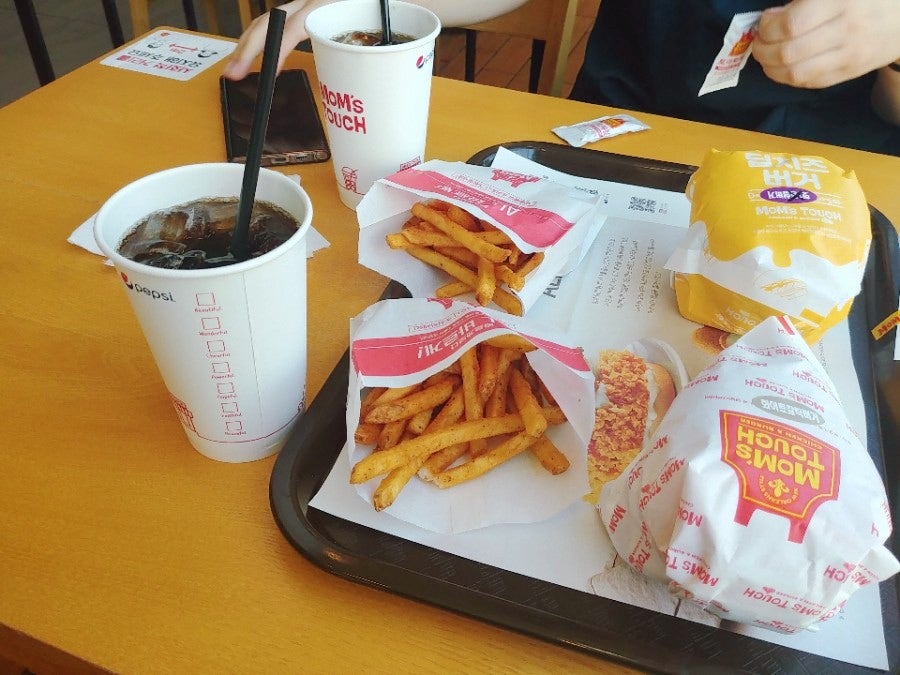 맘스터치 천안남서울대점 사진 2