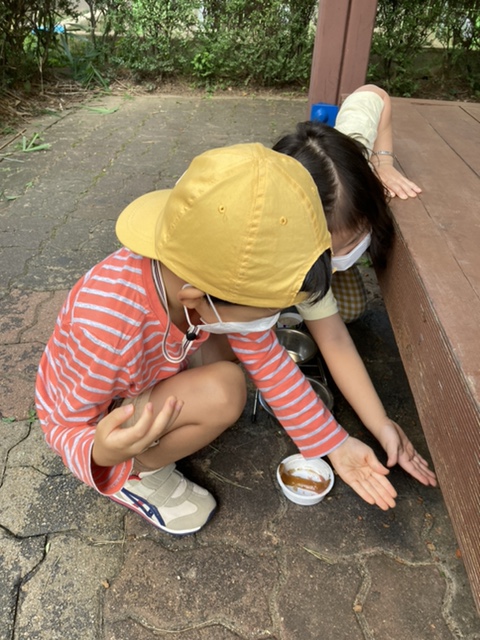  (행복한굥:) 친구랑 신나게 놀기! 집보단 밖이 최고!