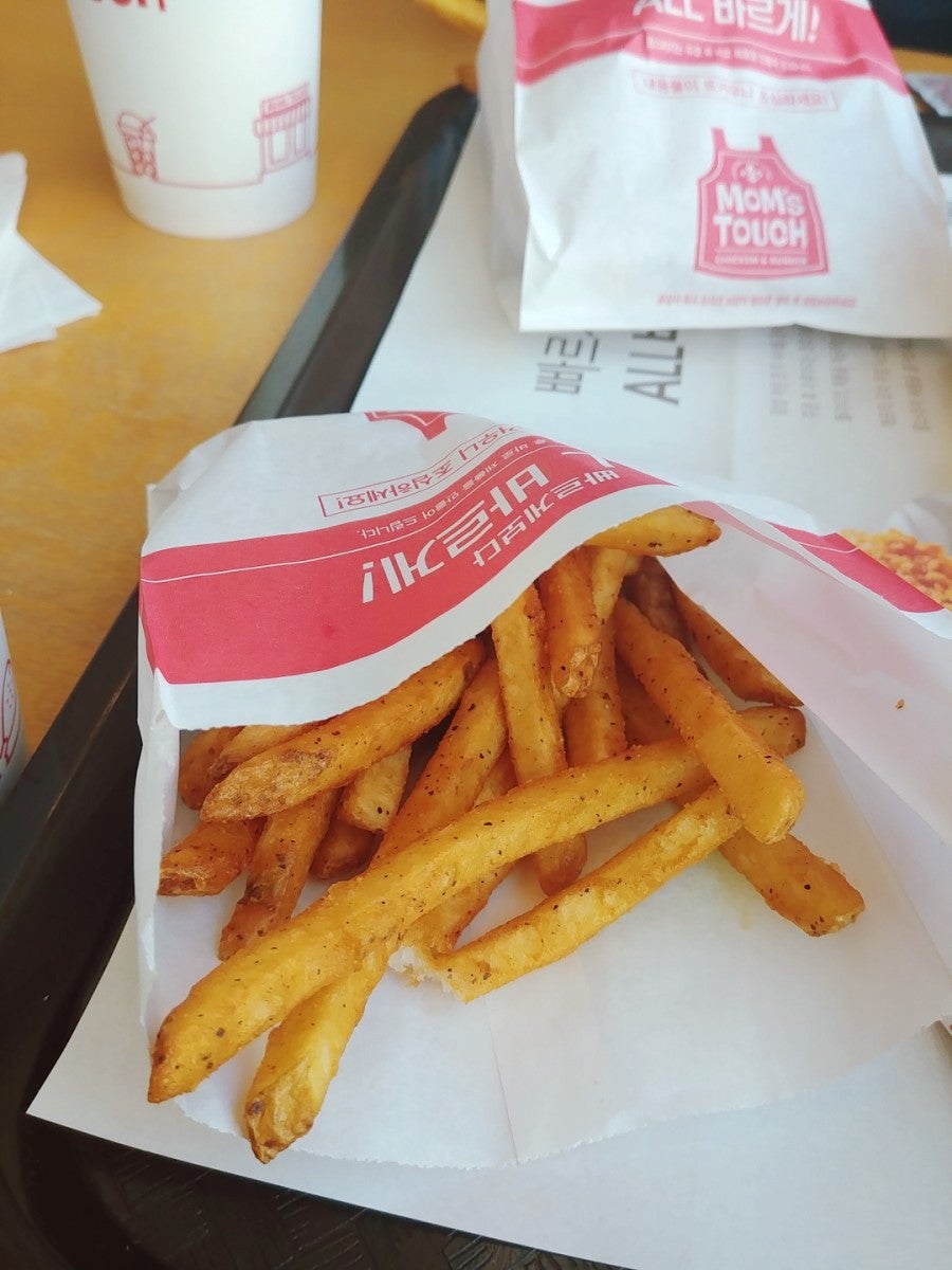 맘스터치 천안남서울대점 사진 3